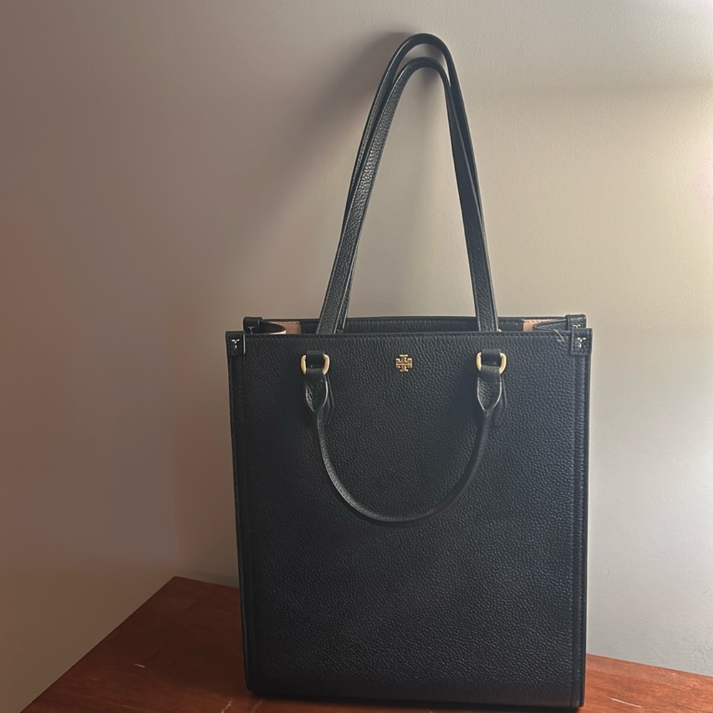 Beautiful Tory Burch leather bag